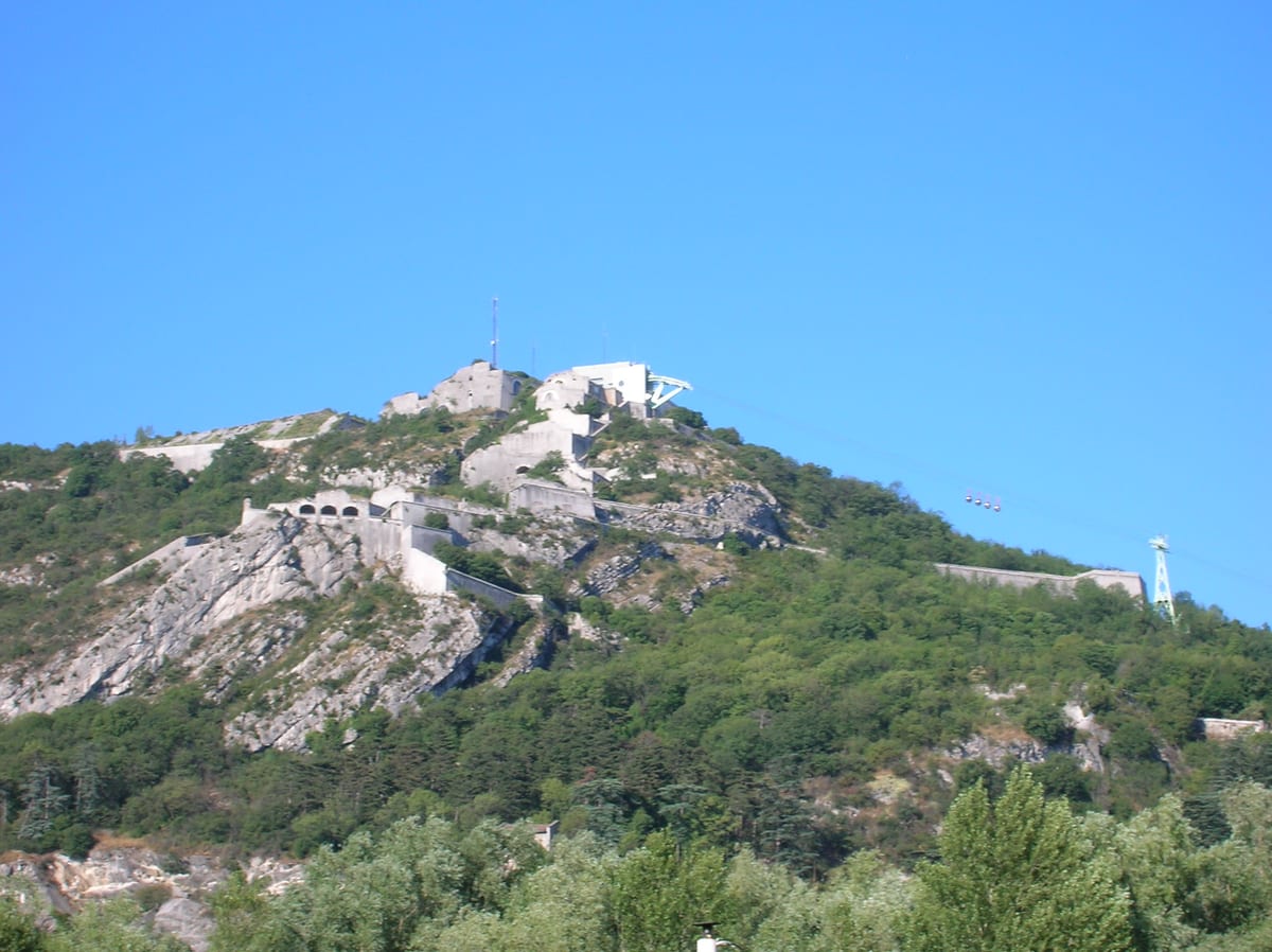 Day trips from Lyon: the Bastille cable cars above Grenoble